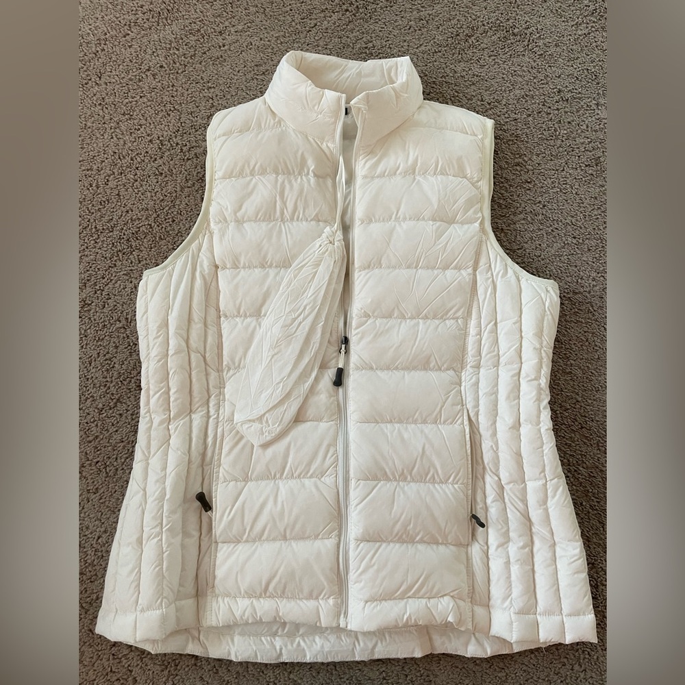 WHITE PUFFER VEST